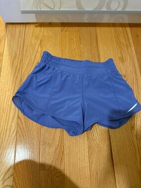 Lululemon Women's Hotty Hot 2.5”Periwinkle Blue Shorts - Size 4